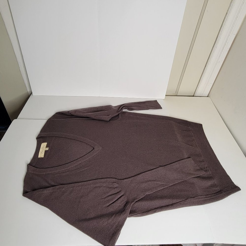 Olive Olivia Brown Long Sleeve Loose Fit Sweater, Size M - Picture 3 of 6
